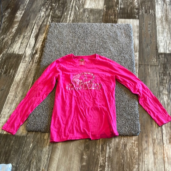 Brand is mossy Oak and it is a size small with 100% cotton. - Picture 1 of 1